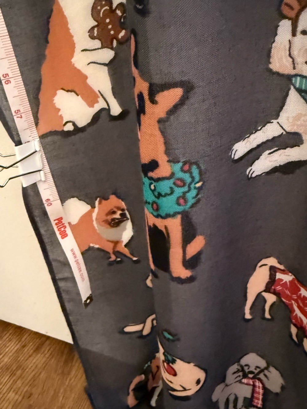 Vera Bradley holiday dogs lightweight scarf - Picture 6 of 12